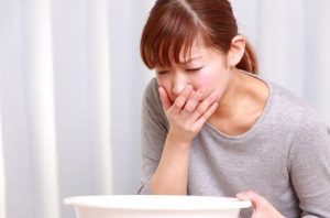 Salmonella - groźna pałeczka latem atakuje częściej – część 1